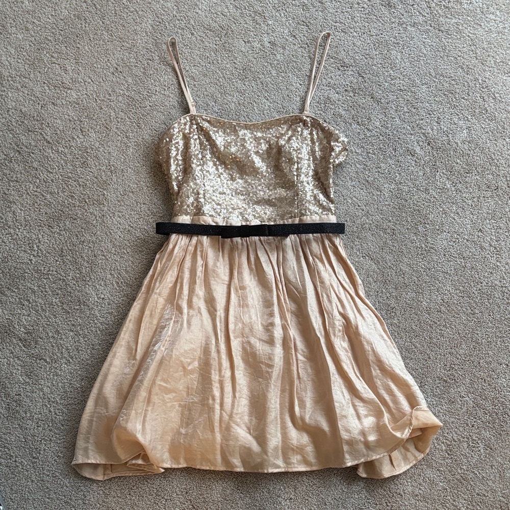 Forever 21 Elegant Sequin Dress in Gold